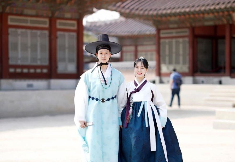 See Yourself In Korean Traditional Clothing With Fitroom Virtual Try On 1 Hanbok is Korean traditional outfit